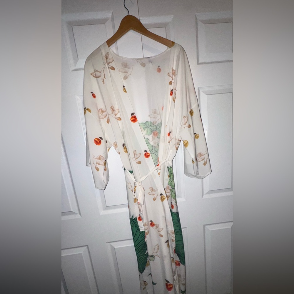 Floral Green and Cream Kimono Robe - Picture 5 of 8